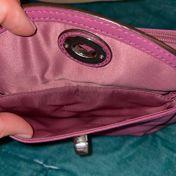 Coach Purple Leather purse with adjustable strap - Picture 7 of 8